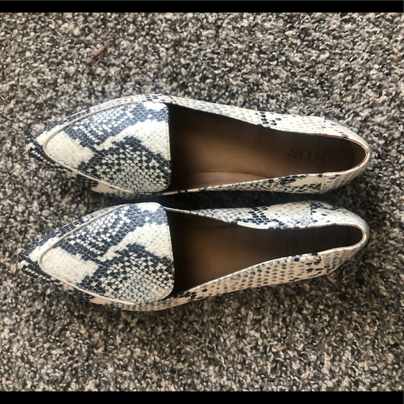 Snakeskin Flats - Picture 2 of 3